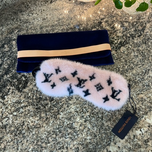 Louis Vuitton Other - Louis Vuitton Pink Monogram Mink Sleeping Mask with COA